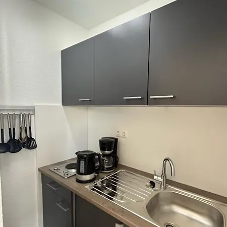 Ein Raum A Apartment
